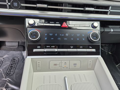 New 2026 Hyundai Santa Fe Limited FWD image 29