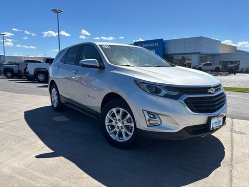 Used 2019 Chevrolet Equinox LT FWD image 2