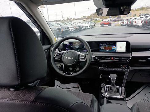 New 2026 Kia Seltos S image 15