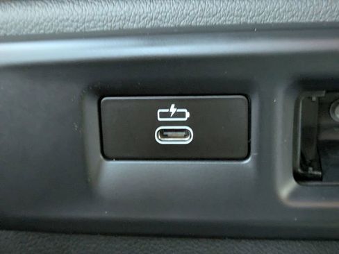 Used 2022 BMW X5 xDrive40i w/ M Sport Package image 18