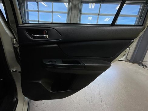 Used 2014 Subaru Crosstrek 2.0i Premium AWD/4WD image 21