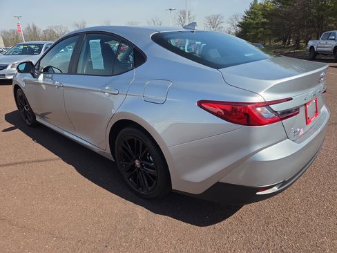 Certified 2025 Toyota Camry LE image 5