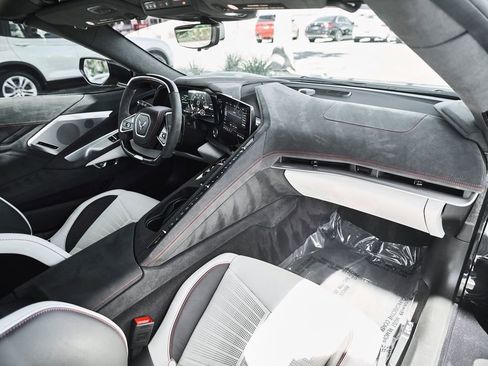 Used 2023 Chevrolet Corvette Z06 RWD image 38