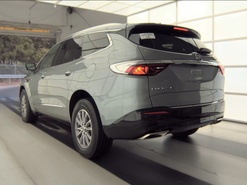 Used 2024 Buick Enclave Premium AWD/4WD image 4