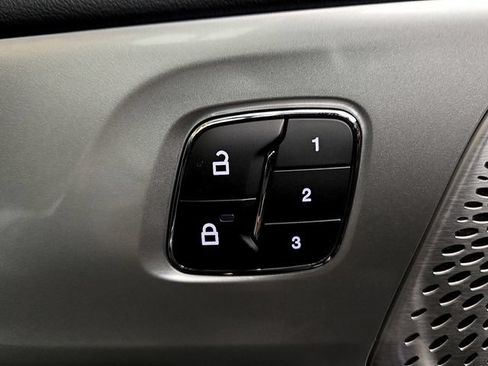 Used 2026 Lincoln Nautilus Reserve AWD/4WD image 21