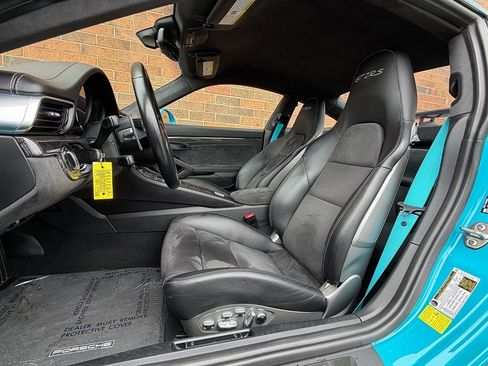 Used 2018 Porsche 911 GT2 RS image 5