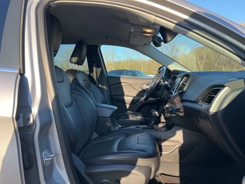 Used 2019 Jeep Cherokee Limited image 15