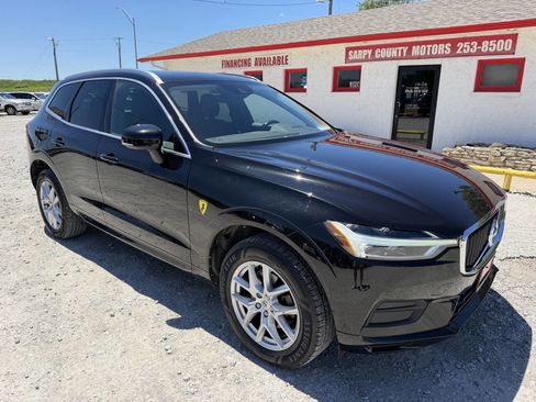 Used 2018 Volvo XC60 T5 Momentum AWD/4WD image 1