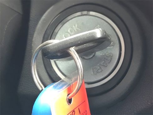 Used 2018 Nissan Frontier PRO-4X image 25