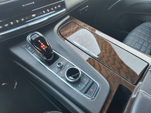 Used 2023 Cadillac Escalade Sport Platinum w/ LPO, ONYX Package image 19