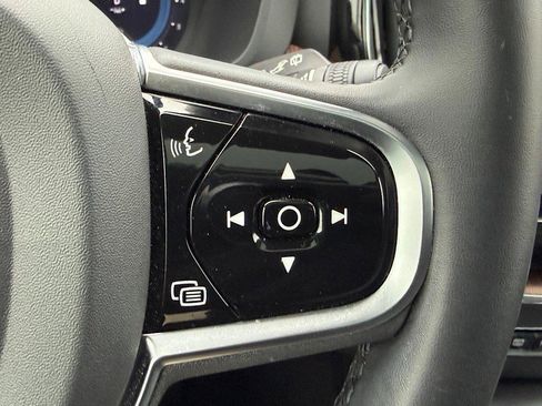 Certified 2024 Volvo XC60 B5 Plus w/ Protection Package Premier image 19