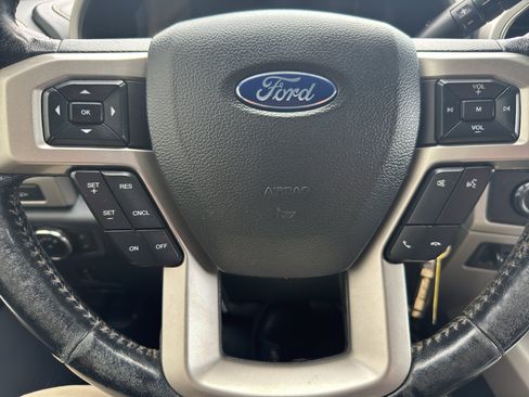 Used 2022 Ford F350 Lariat w/ Chrome Package AWD/4WD image 9