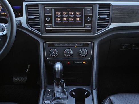 Used 2022 Volkswagen Atlas SE image 31