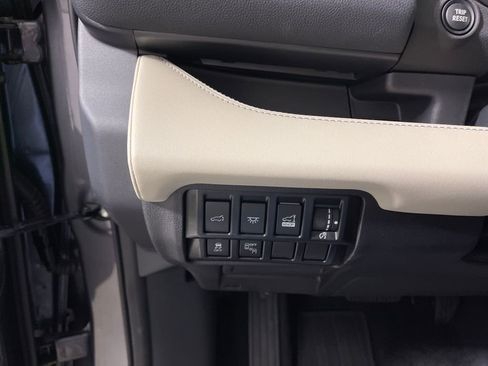 Used 2022 Subaru Ascent Limited w/ Technology Package image 31