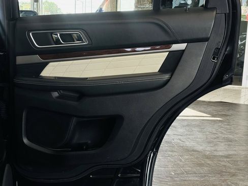 Used 2017 Ford Explorer Platinum AWD/4WD image 40