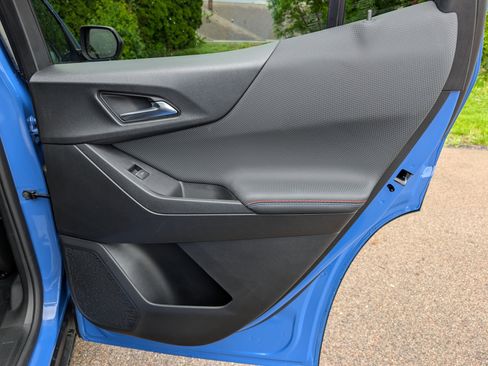Used 2025 Chevrolet Equinox RS w/ Safety and Technology Package FWD image 40