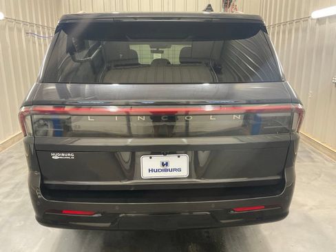 Used 2025 Lincoln Navigator L Reserve AWD/4WD image 29