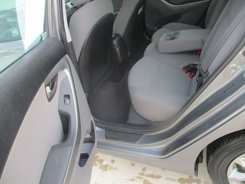 Used 2014 Hyundai Elantra SE w/ Option Group 02 FWD image 8