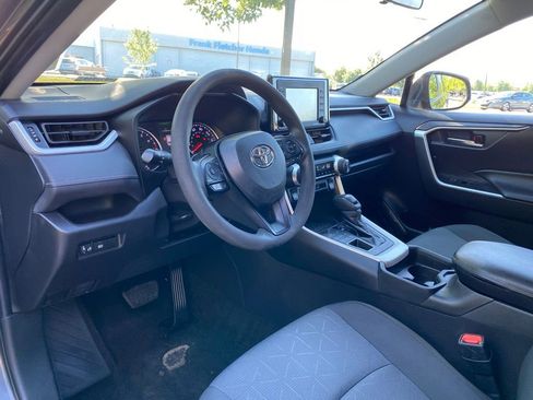 Used 2021 Toyota RAV4 XLE AWD/4WD image 9