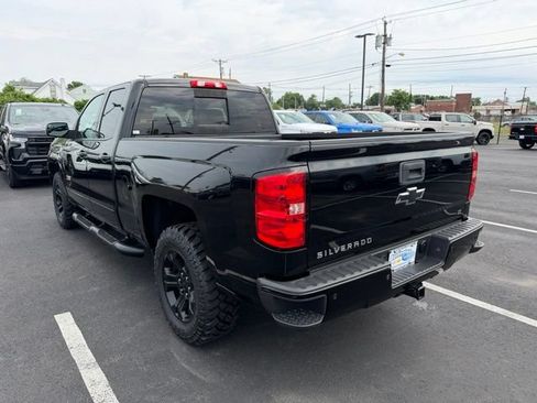 Used 2017 Chevrolet Silverado 1500 LT w/ Midnight Edition AWD/4WD image 6