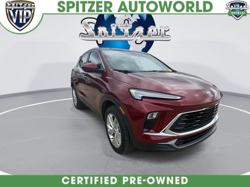 Used 2024 Buick Encore GX Preferred w/ Comfort Package AWD/4WD image 2