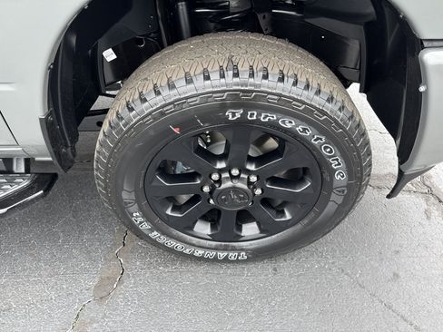New 2026 RAM 2500 Laramie AWD/4WD image 12