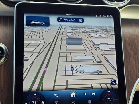 Used 2025 Mercedes-Benz GLC 350e 4MATIC image 30