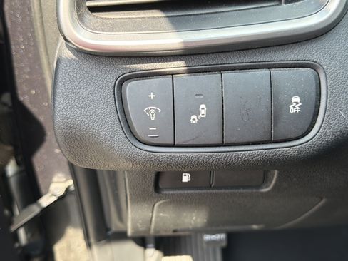 Used 2020 Kia Sorento LX FWD image 17