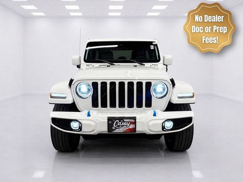 Used 2022 Jeep Wrangler Unlimited Sahara AWD/4WD image 2