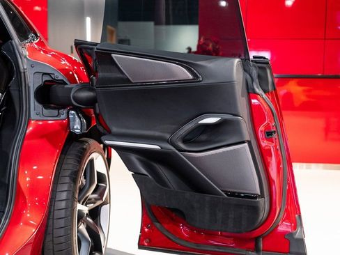 Used 2023 Ferrari Purosangue image 31