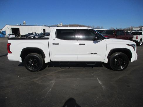 Used 2022 Toyota Tundra SR5 image 3