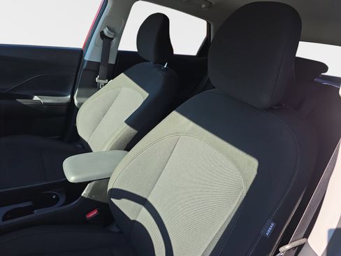 Used 2025 Hyundai Kona SEL AWD/4WD image 10