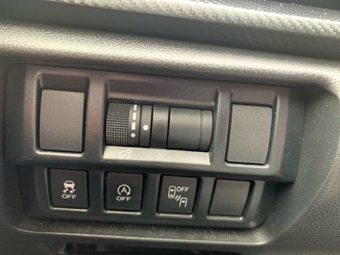 Used 2020 Subaru Crosstrek 2.0i Premium w/ Moonroof Package 2 image 21