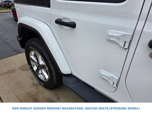 Used 2018 Jeep Wrangler Unlimited Sahara AWD/4WD image 14