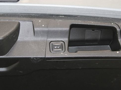 Used 2023 GMC Acadia AT4 w/ Preferred Package image 17