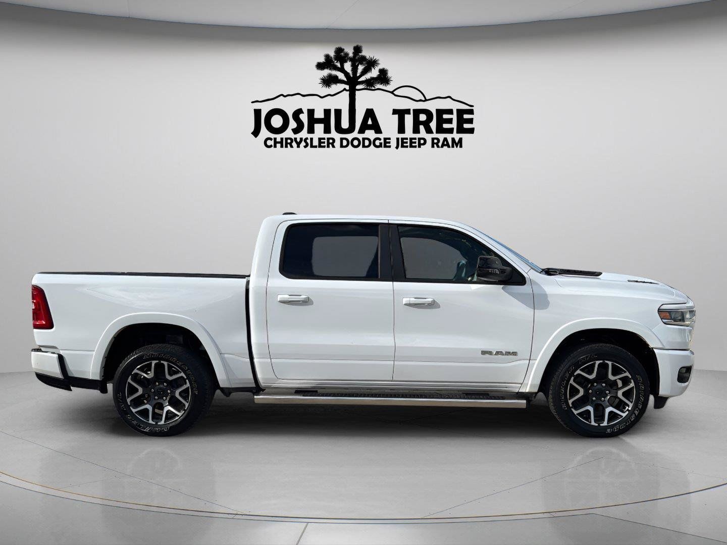 Used 2025 RAM 1500 Laramie w/ Sport Appearance Package AWD/4WD image 8