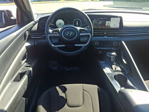 Used 2023 Hyundai Elantra SEL w/ Convenience Package FWD image 13