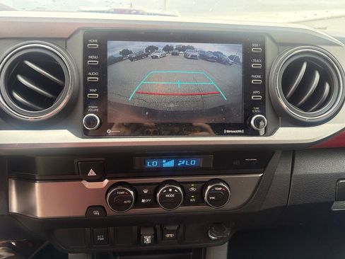 Used 2022 Toyota Tacoma SR5 RWD image 13
