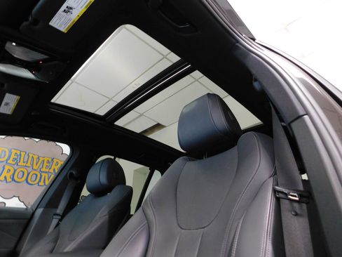 Used 2021 BMW X5 xDrive40i AWD/4WD image 36