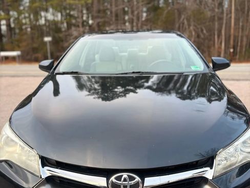 Used 2017 Toyota Camry XLE image 4