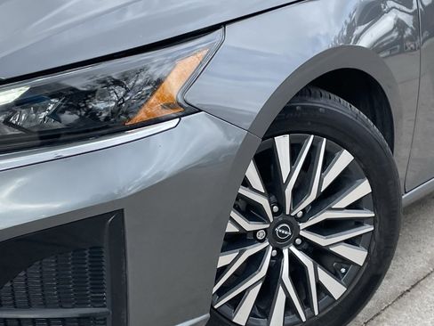 Used 2024 Nissan Altima 2.5 SV image 8