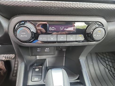 Used 2021 Nissan Kicks SV FWD image 20