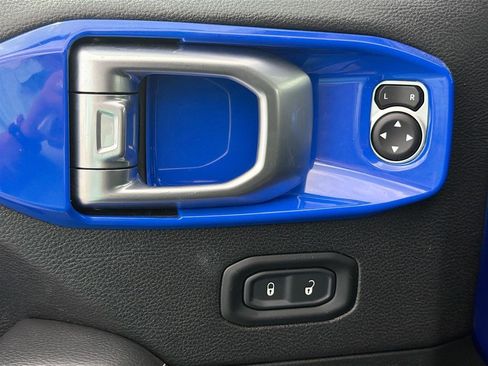 Used 2020 Jeep Wrangler Unlimited Sahara image 18