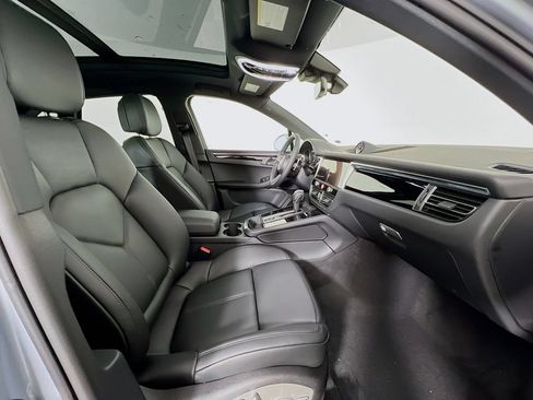 Certified 2026 Porsche Macan AWD/4WD image 30
