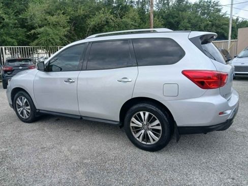 Used 2018 Nissan Pathfinder S FWD image 5