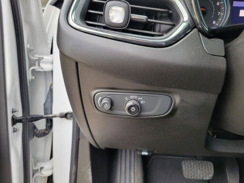 Used 2022 Chevrolet Equinox RS w/ RS Leather Package image 19