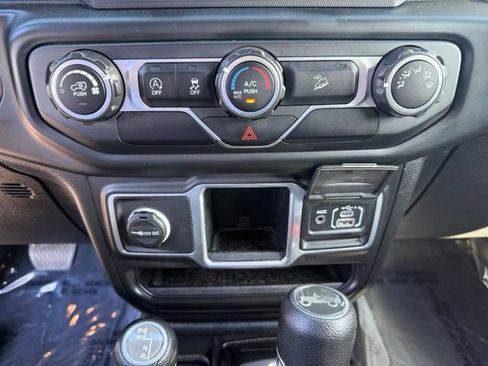 Used 2018 Jeep Wrangler Unlimited Sport AWD/4WD image 13