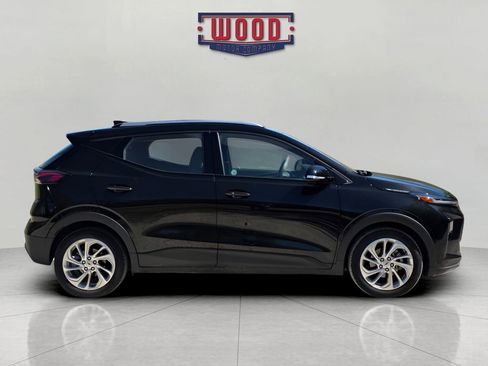 Used 2023 Chevrolet Bolt EUV LT w/ Driver Confidence Package image 2