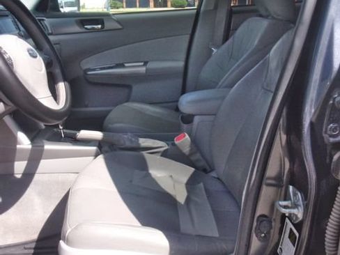 Used 2009 Subaru Forester 2.5X Limited AWD/4WD image 11