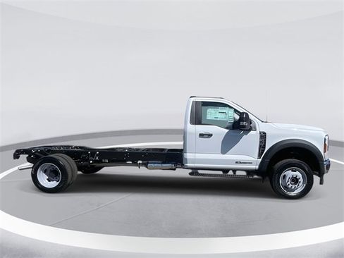 New 2025 Ford F550 4x4 Regular Cab Super Duty image 3